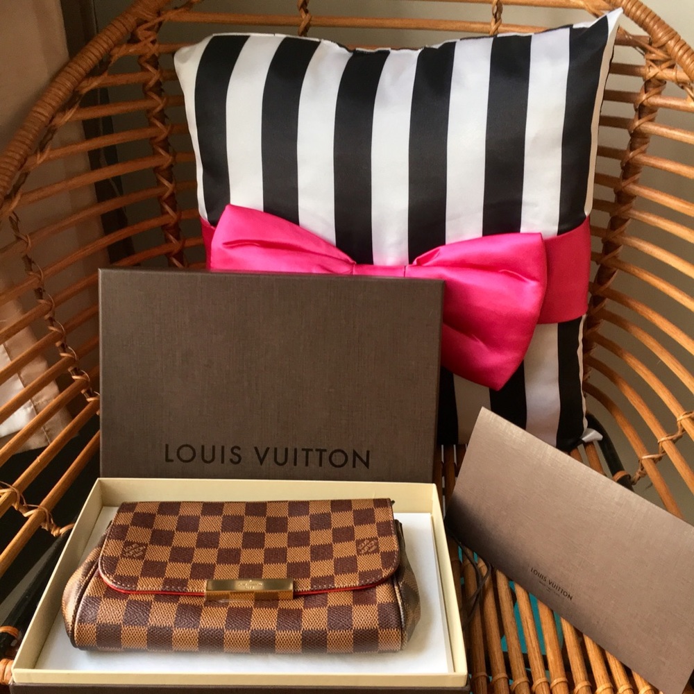 New Louis Vuitton Favorite PM in Damier Ebene